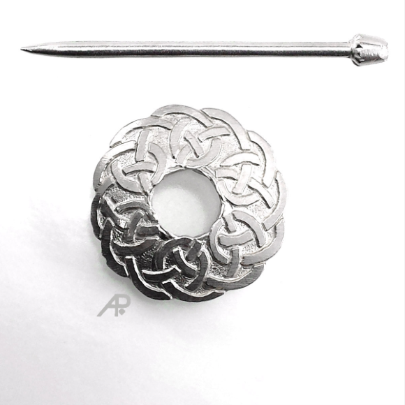 Iona Shawl Fastener